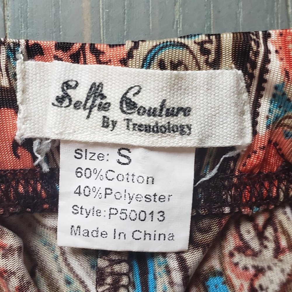 Selfie Couture by Trendology bell bottom leggings - Picture 3 of 6